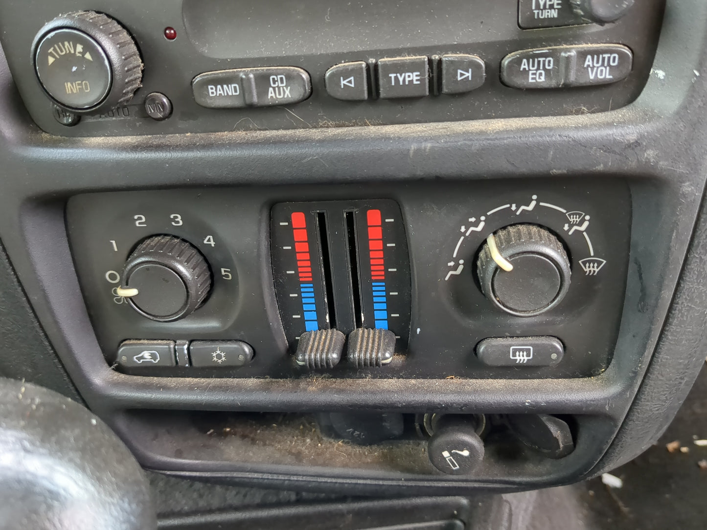 2003-2009 Chevrolet Trailblazer Climate Control Module Temperature AC/Heater Replacement Fits OEM Used Auto Parts - Oemuseda