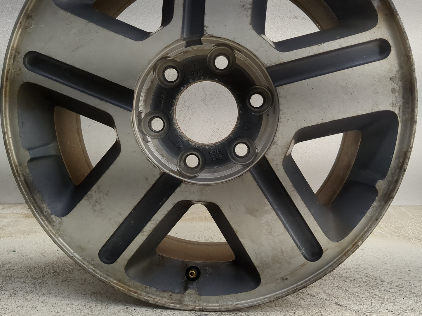 2004-2009 Chevrolet Trailblazer Oem Wheel Rim 1212649 - Oemusedautoparts1.com