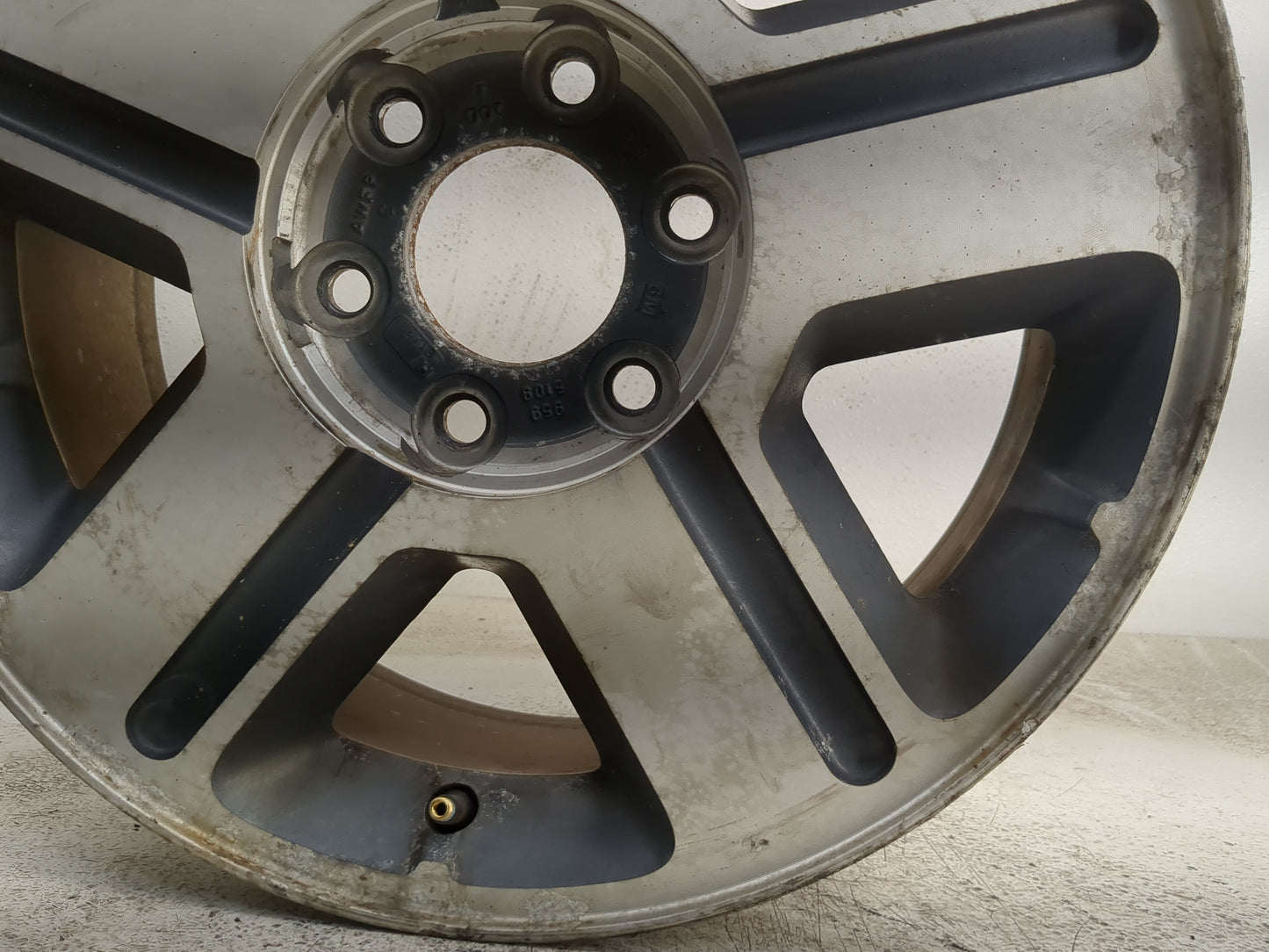2004-2009 Chevrolet Trailblazer Oem Wheel Rim 1212649 - Oemusedautoparts1.com