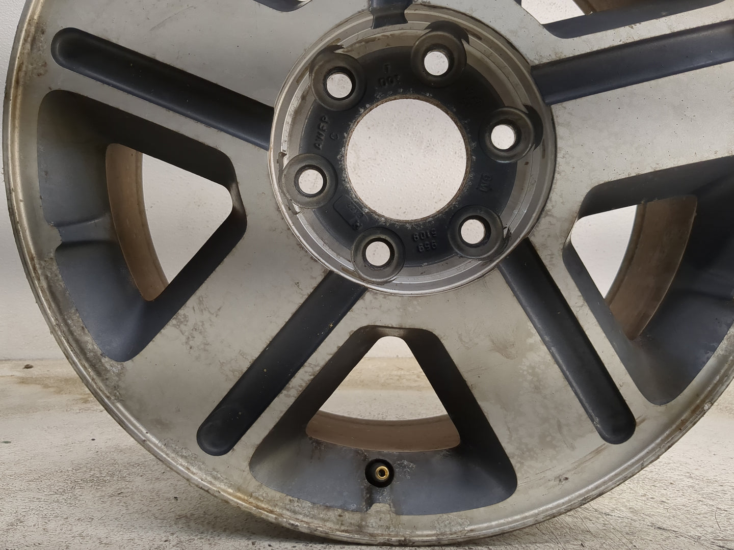 2004-2009 Chevrolet Trailblazer Oem Wheel Rim 1212649 - Oemusedautoparts1.com