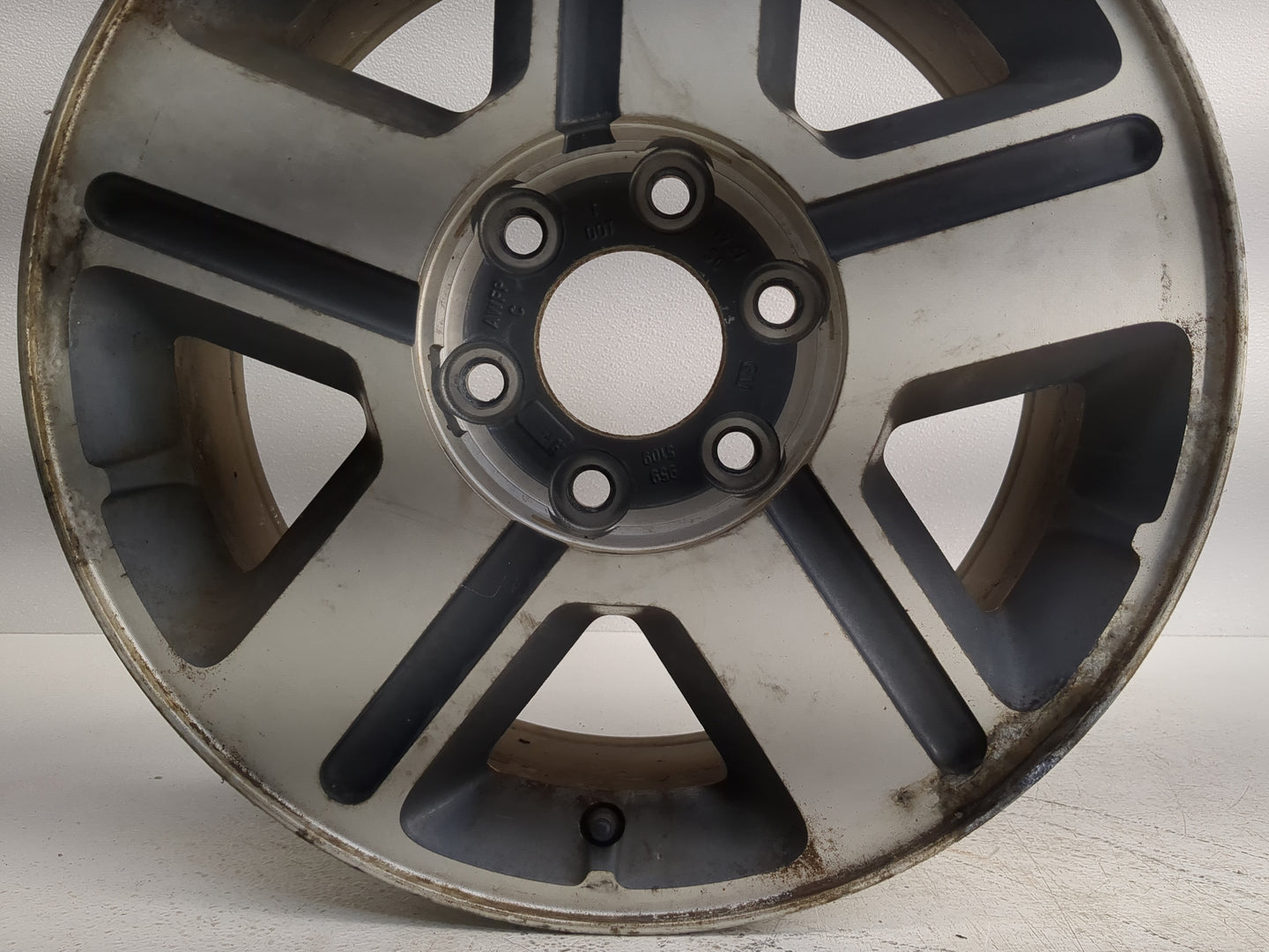 2004-2009 Chevrolet Trailblazer Oem Wheel Rim 1212650 - Oemusedautoparts1.com