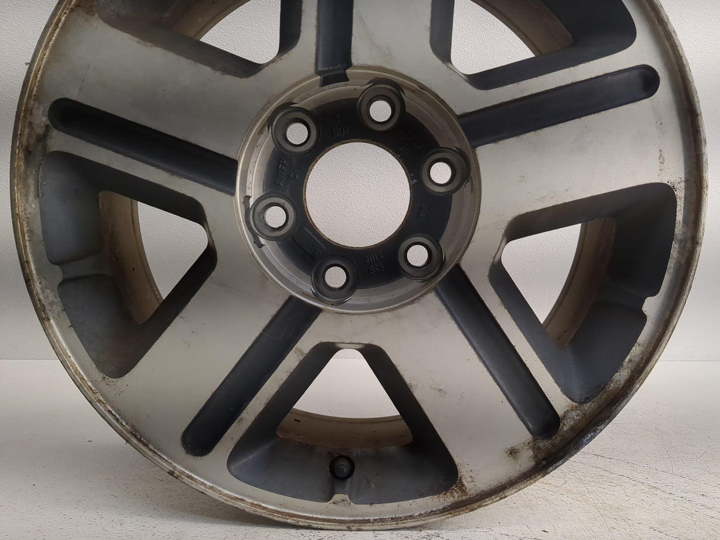 2004-2009 Chevrolet Trailblazer Oem Wheel Rim 1212650 - Oemusedautoparts1.com