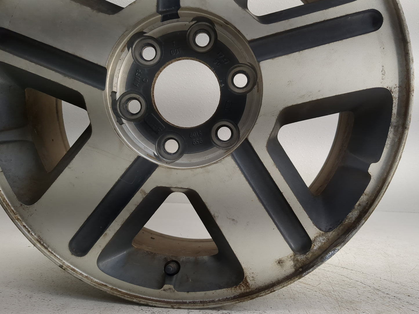 2004-2009 Chevrolet Trailblazer Oem Wheel Rim 1212650 - Oemusedautoparts1.com