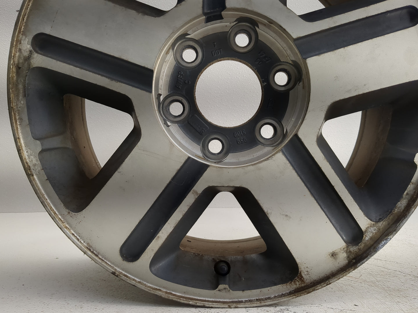 2004-2009 Chevrolet Trailblazer Oem Wheel Rim 1212650 - Oemusedautoparts1.com