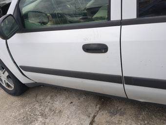 compare product 2004-2009 Chevrolet Trailblazer Driver Front Door Oem 1214637