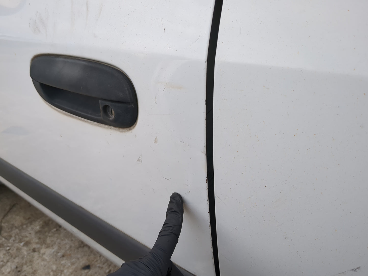 2004-2009 Chevrolet Trailblazer Driver Front Door Oem 1214637 - Oemusedautoparts1.com