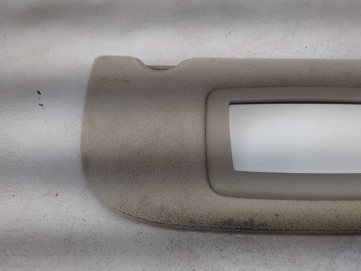 2005-2007 Chevrolet Trailblazer Sun Visor Shade Replacement Passenger Right Mirror Fits Fits 2005 2006 2007 OEM Used Auto Pa