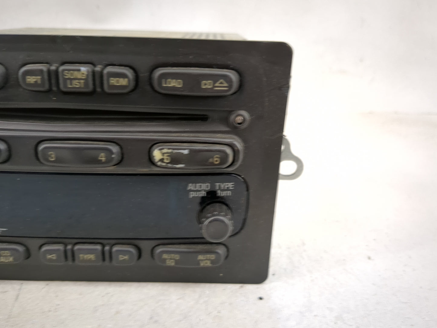 2002-2005 Chevrolet Trailblazer Radio AM FM Cd Player Receiver Replacement Fits Fits 2002 2003 2004 2005 OEM Used Auto Parts