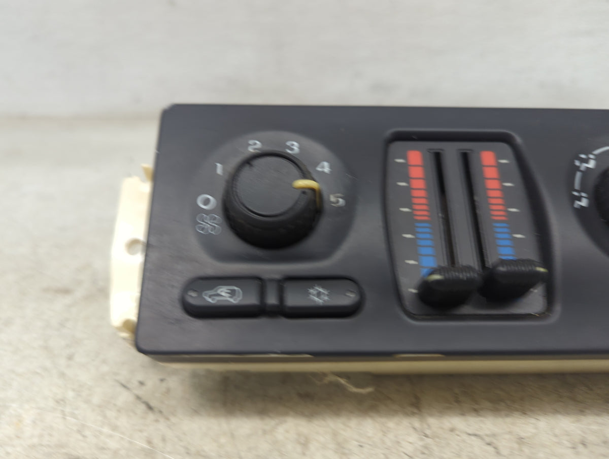 2003-2009 Chevrolet Trailblazer Climate Control Module Temperature AC/Heater Replacement Fits OEM Used Auto Parts - Oemuseda
