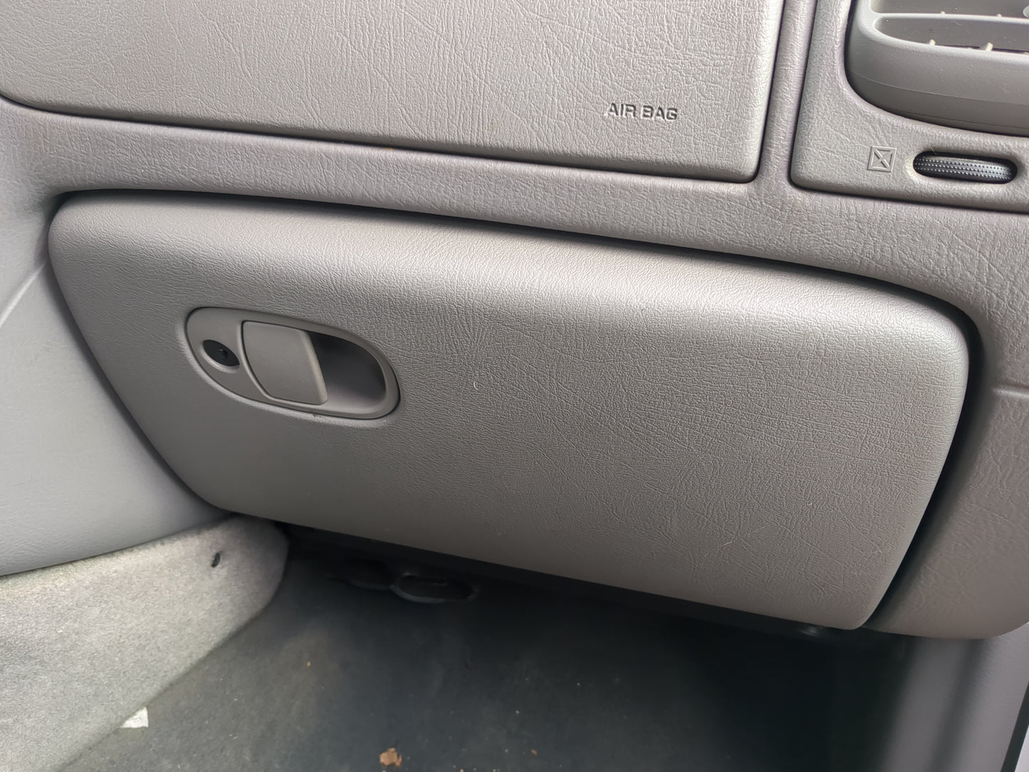 2005 Chevrolet Trailblazer Passenger Glove Box Door Storage Compartment - Oemusedautoparts1.com