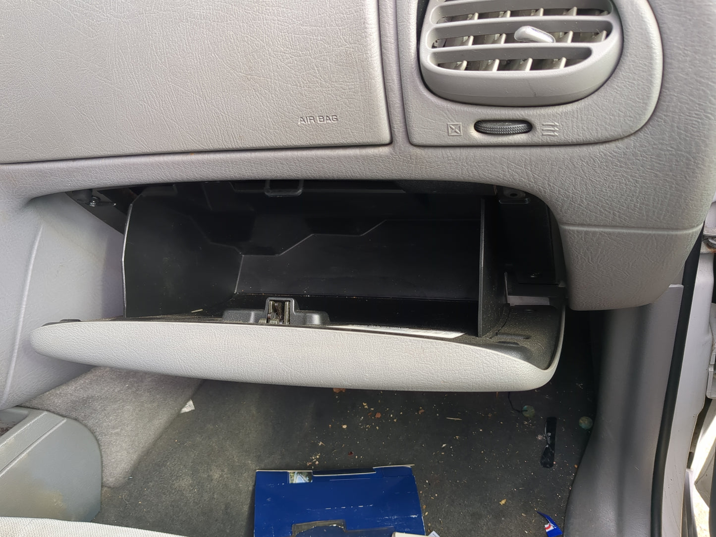 2005 Chevrolet Trailblazer Passenger Glove Box Door Storage Compartment - Oemusedautoparts1.com