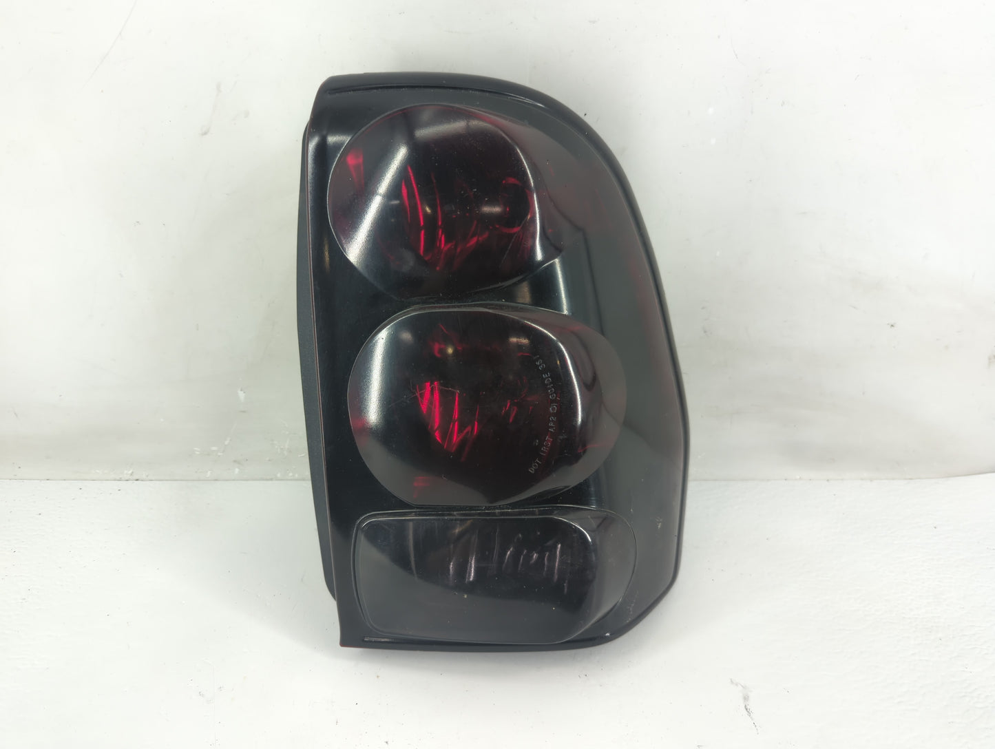 2002-2009 Chevrolet Trailblazer Tail Light Assembly Passenger Right OEM P/N:15131579 Fits OEM Used Auto Parts - Oemusedautop