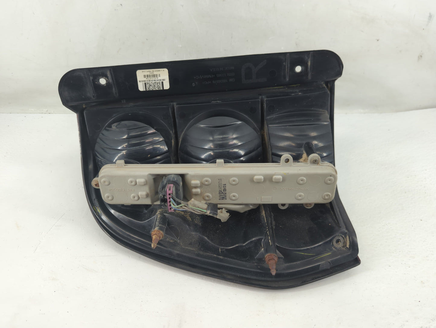 2002-2009 Chevrolet Trailblazer Tail Light Assembly Passenger Right OEM P/N:15131579 Fits OEM Used Auto Parts - Oemusedautop
