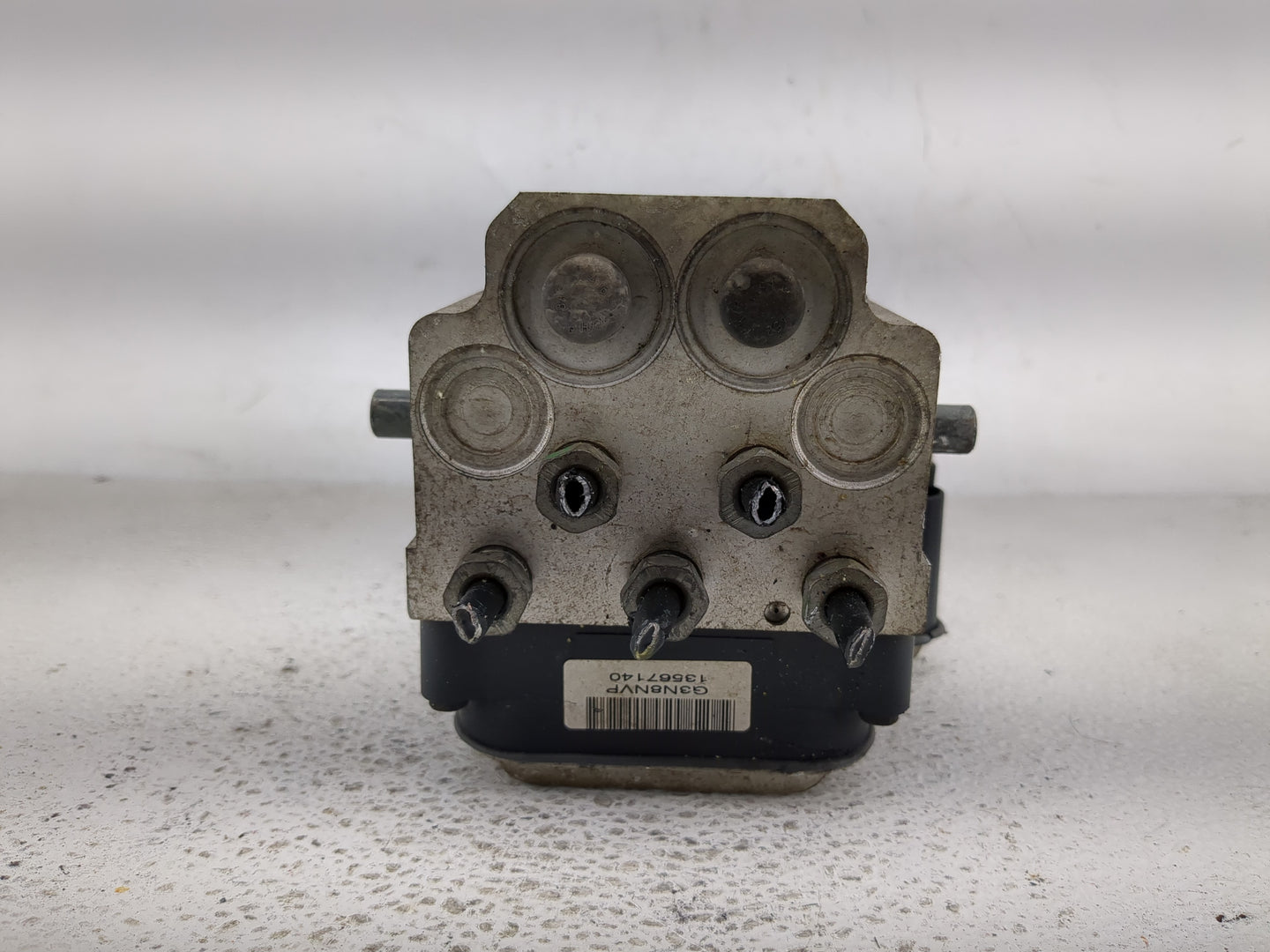 2004-2005 Chevrolet Trailblazer ABS Pump Control Module Replacement P/N:13567140 Fits Fits 2004 2005 OEM Used Auto Parts - O