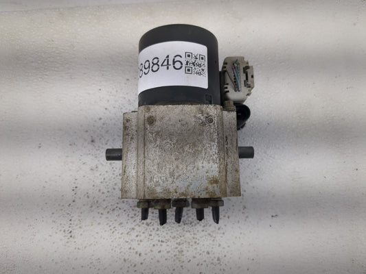 2004-2005 Chevrolet Trailblazer ABS Pump Control Module Replacement P/N:13567140 Fits Fits 2004 2005 OEM Used Auto Parts