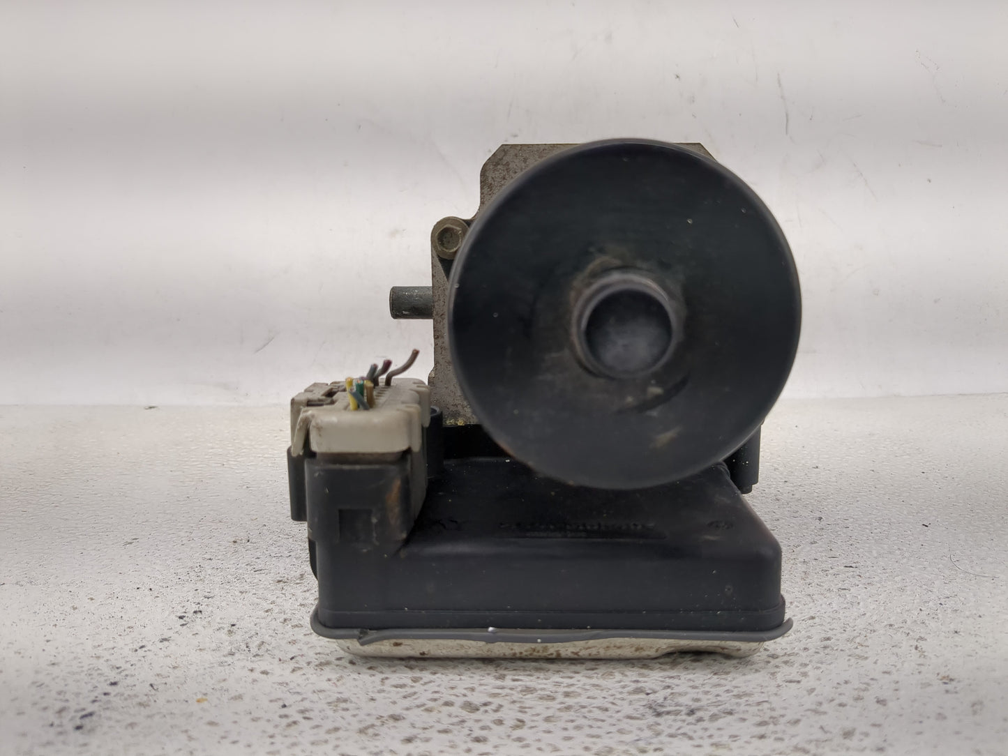 2004-2005 Chevrolet Trailblazer ABS Pump Control Module Replacement P/N:13567140 Fits Fits 2004 2005 OEM Used Auto Parts - O