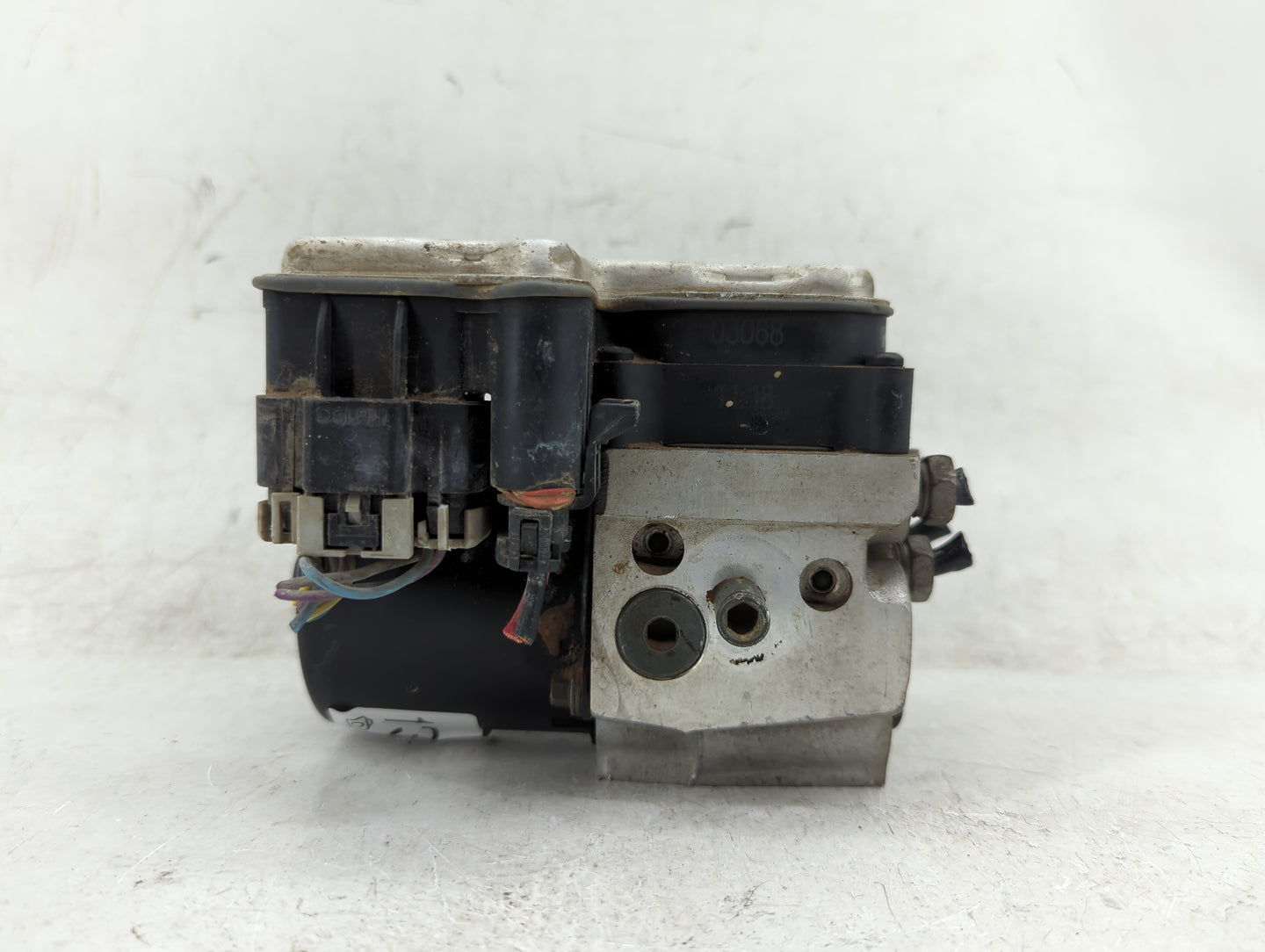 2004-2005 Chevrolet Trailblazer ABS Pump Control Module Replacement P/N:13567137 Fits Fits 2004 2005 OEM Used Auto Parts - O