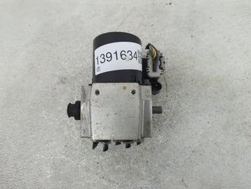 2004-2005 Chevrolet Trailblazer ABS Pump Control Module Replacement P/N:13567137 Fits Fits 2004 2005 OEM Used Auto Parts