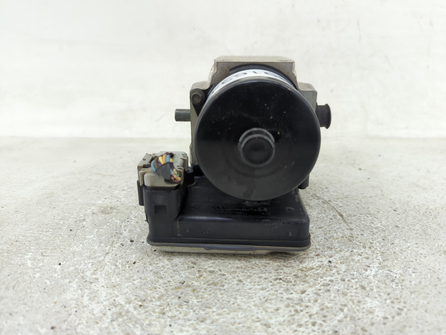 2004-2005 Chevrolet Trailblazer ABS Pump Control Module Replacement P/N:13567137 Fits Fits 2004 2005 OEM Used Auto Parts - O