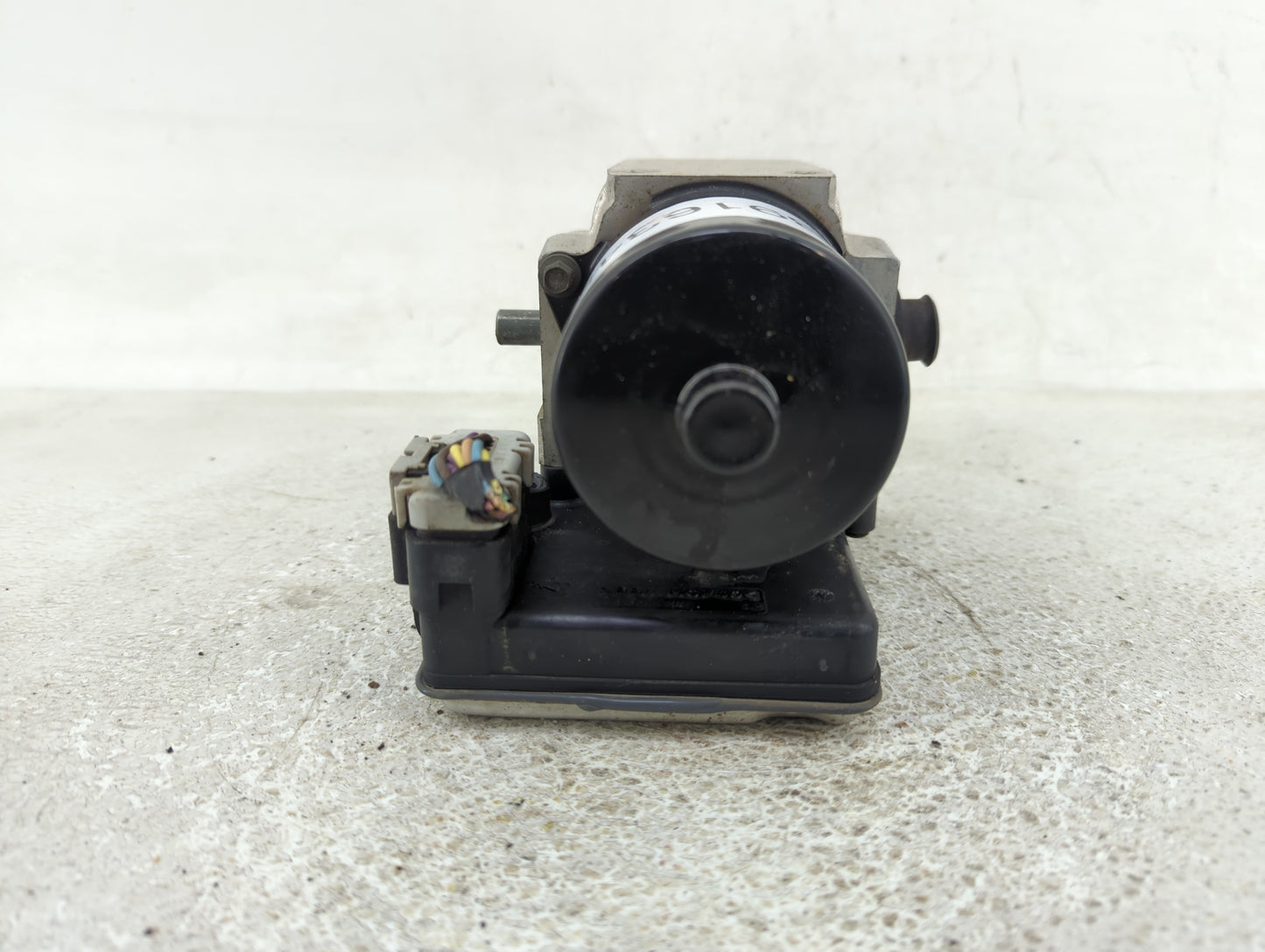 2004-2005 Chevrolet Trailblazer ABS Pump Control Module Replacement P/N:13567137 Fits Fits 2004 2005 OEM Used Auto Parts - O