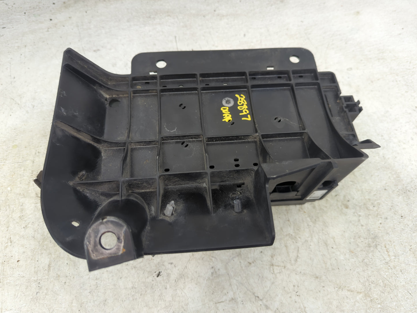 2004-2005 Chevrolet Trailblazer Fusebox Fuse Box Panel Relay Module Fits Fits 2004 2005 OEM Used Auto Parts - Oemusedautopar
