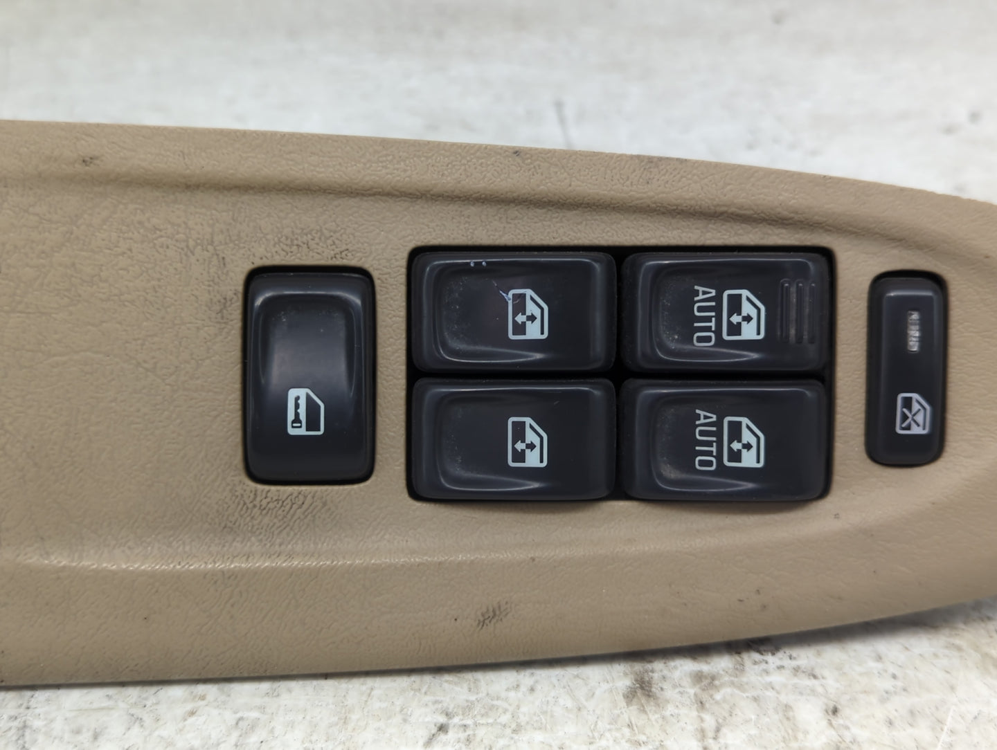 2005 Chevrolet Trailblazer Master Power Window Switch Replacement Driver Side Left P/N:15212592 Fits OEM Used Auto Parts - O