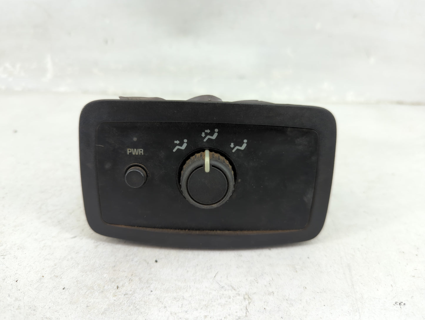 2002-2009 Chevrolet Trailblazer Climate Control Module Temperature AC/Heater Replacement P/N:15095235 Fits OEM Used Auto Par