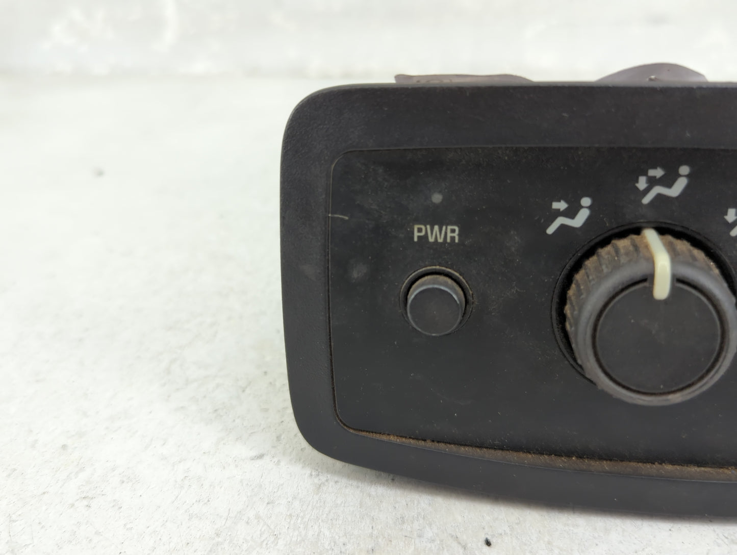 2002-2009 Chevrolet Trailblazer Climate Control Module Temperature AC/Heater Replacement P/N:15095235 Fits OEM Used Auto Par