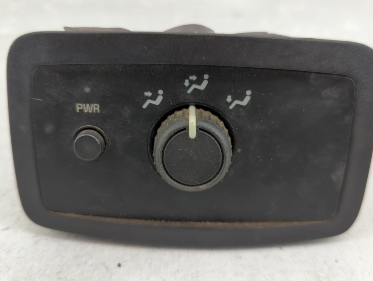 2002-2009 Chevrolet Trailblazer Climate Control Module Temperature AC/Heater Replacement P/N:15095235 Fits OEM Used Auto Par