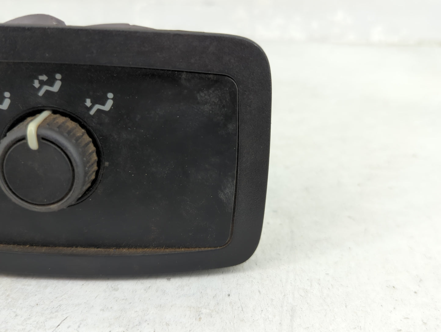 2002-2009 Chevrolet Trailblazer Climate Control Module Temperature AC/Heater Replacement P/N:15095235 Fits OEM Used Auto Par