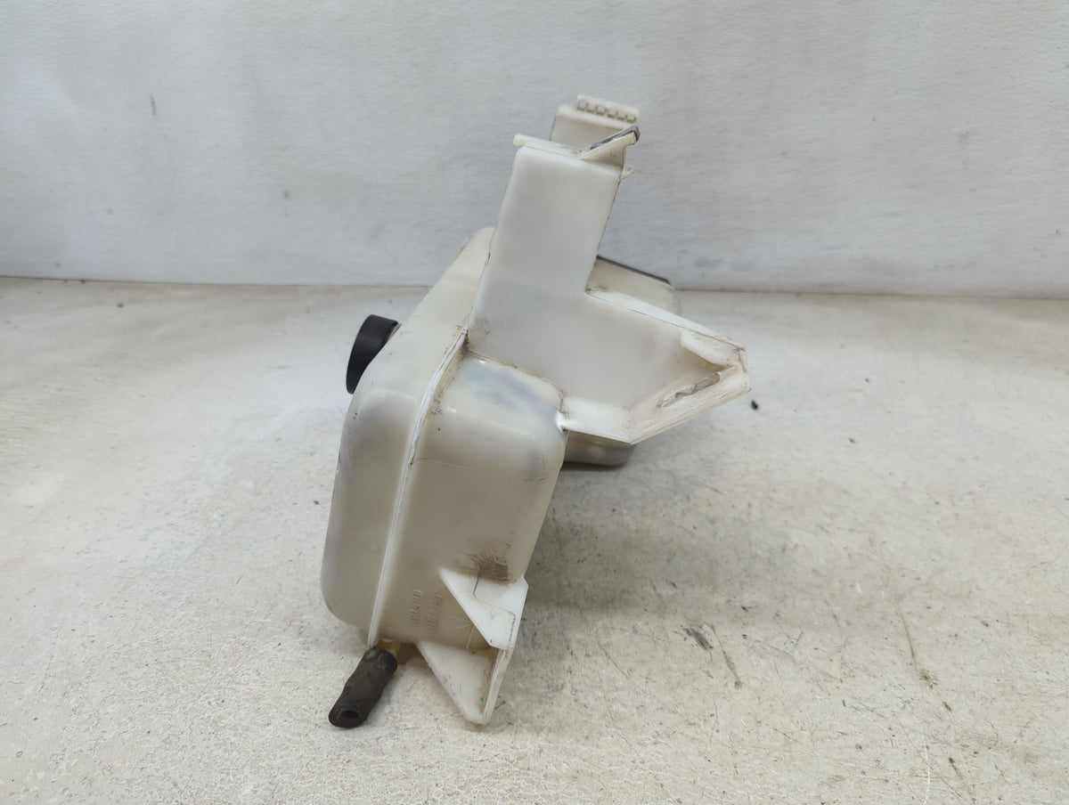 2002 Trailblazer Radiator Coolant Overflow Expansion Tank Bottle - Oemusedautoparts1.com