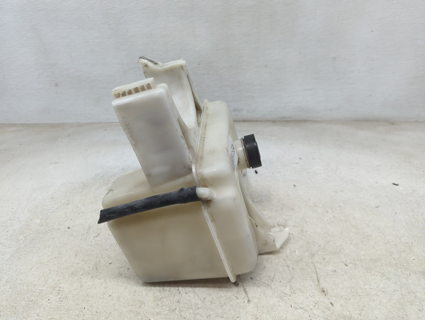 2002 Trailblazer Radiator Coolant Overflow Expansion Tank Bottle - Oemusedautoparts1.com