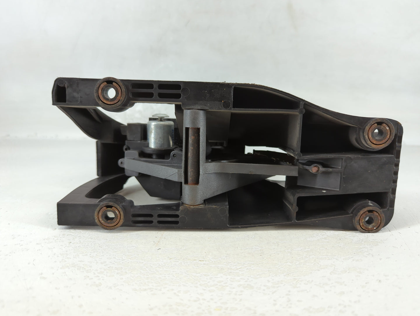 2005 Chevrolet Trailblazer Floor Console Assembly Shifter - Oemusedautoparts1.com