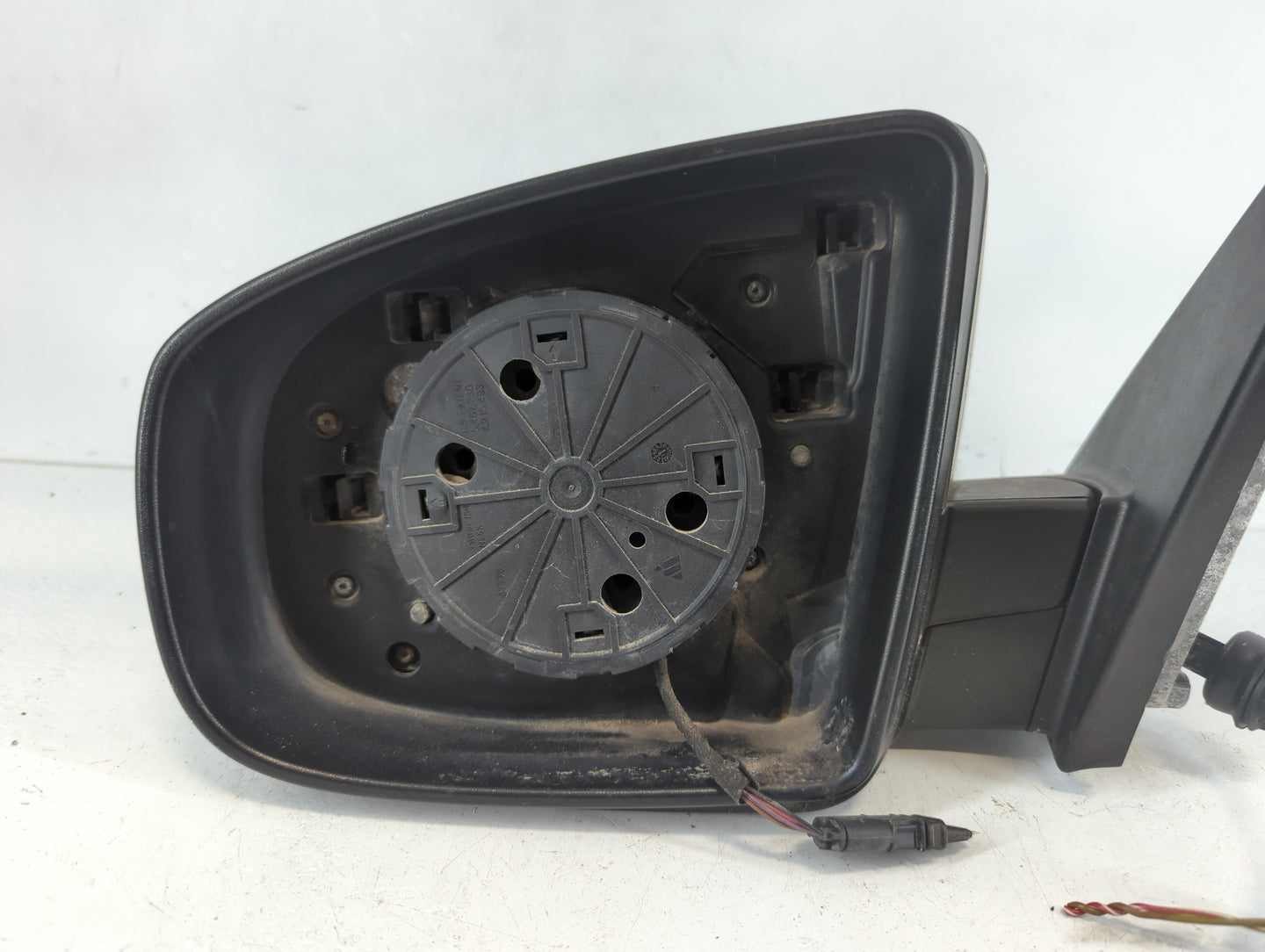 2005 Chevrolet Trailblazer Driver Left Side View Manual Door Mirror Grey - Oemusedautoparts1.com