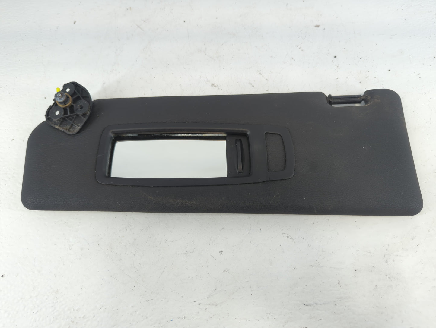 2005-2007 Chevrolet Trailblazer Sun Visor Shade Replacement Driver Left Mirror Fits Fits 2005 2006 2007 OEM Used Auto Parts 