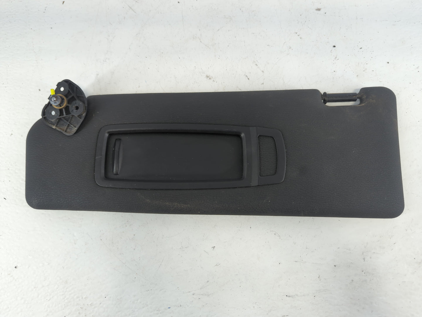 2005-2007 Chevrolet Trailblazer Sun Visor Shade Replacement Driver Left Mirror Fits Fits 2005 2006 2007 OEM Used Auto Parts 