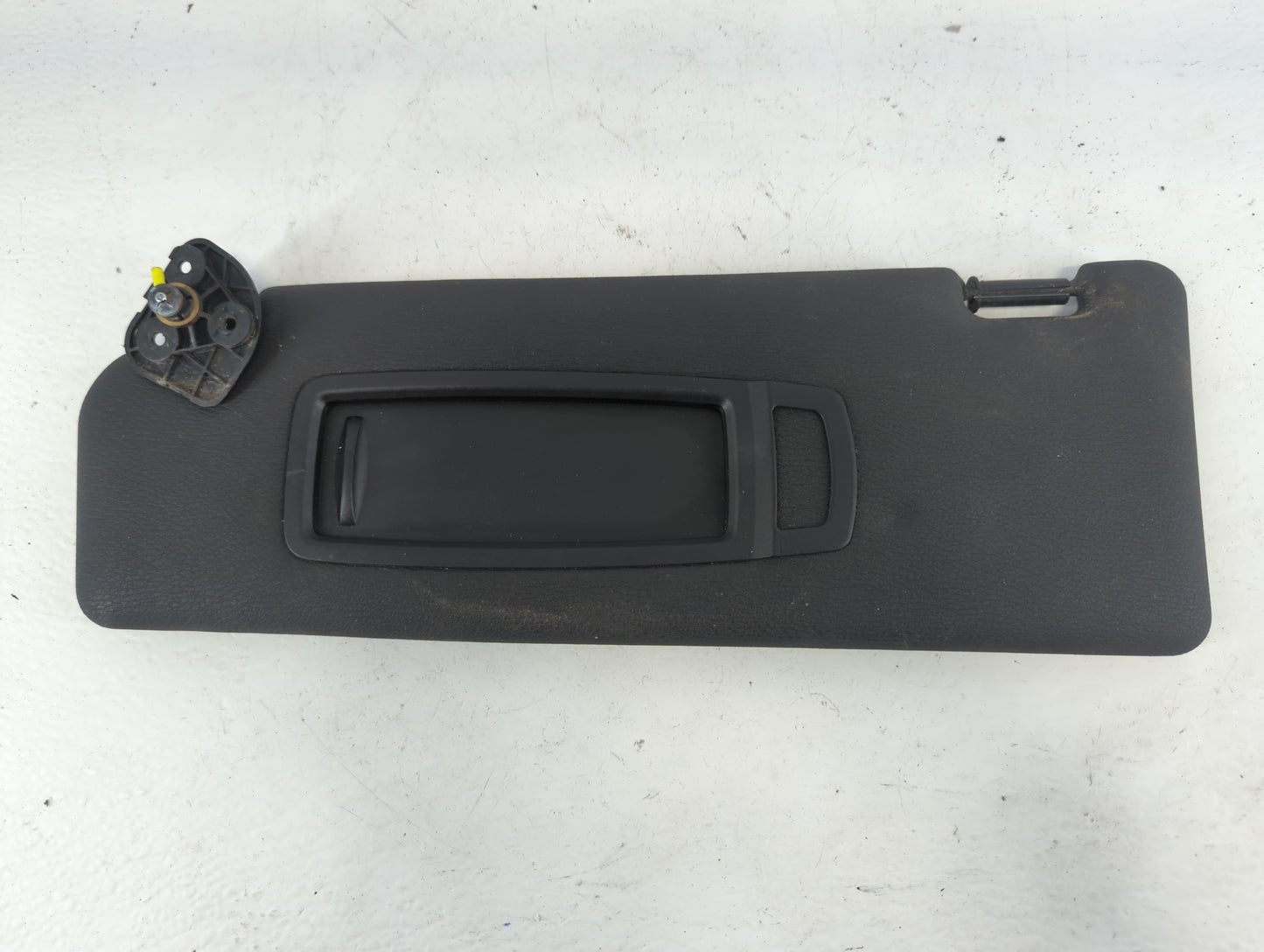 2005-2007 Chevrolet Trailblazer Sun Visor Shade Replacement Driver Left Mirror Fits Fits 2005 2006 2007 OEM Used Auto Parts 