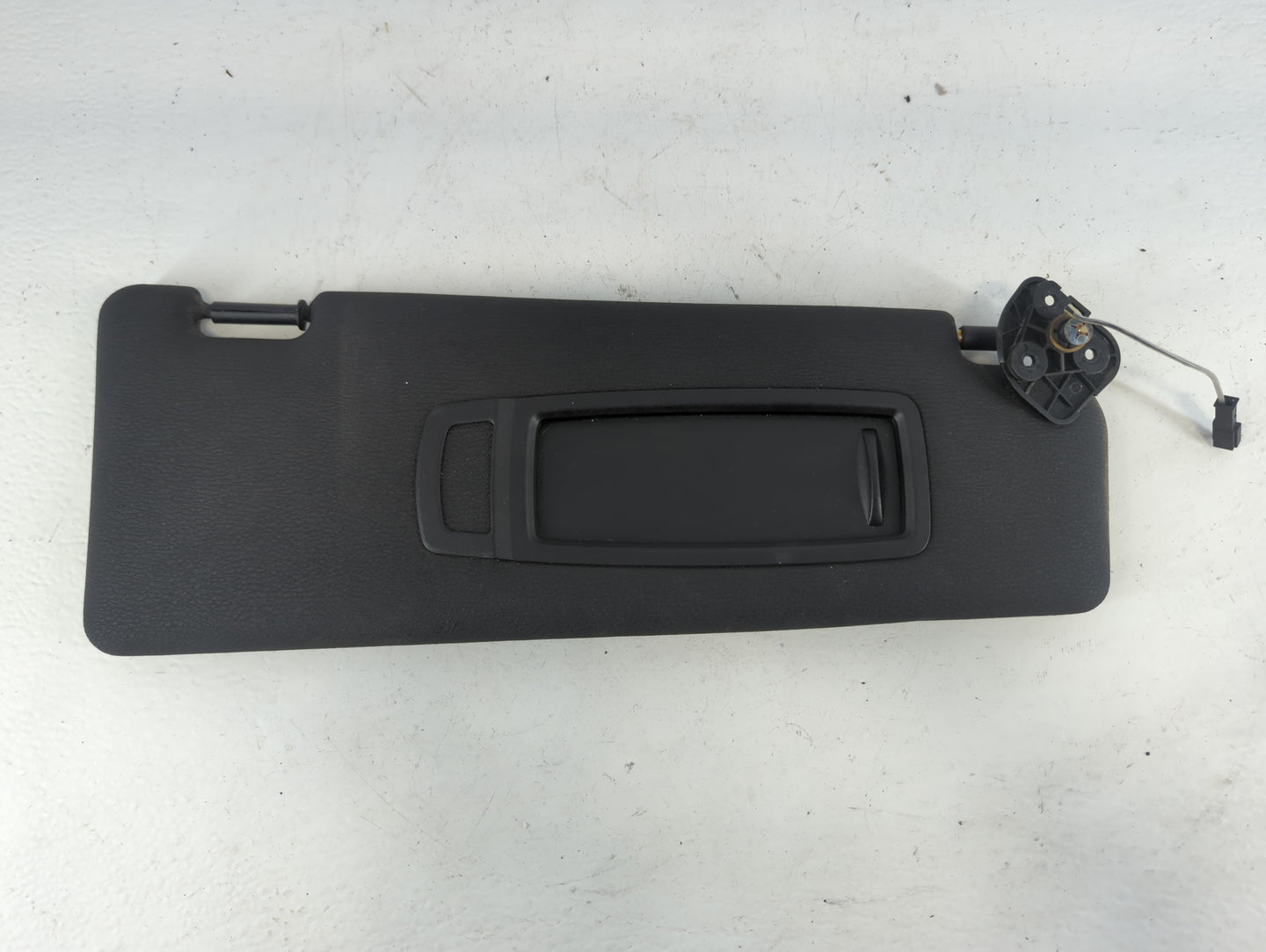 2005-2007 Chevrolet Trailblazer Sun Visor Shade Replacement Passenger Right Mirror Fits Fits 2005 2006 2007 OEM Used Auto Pa