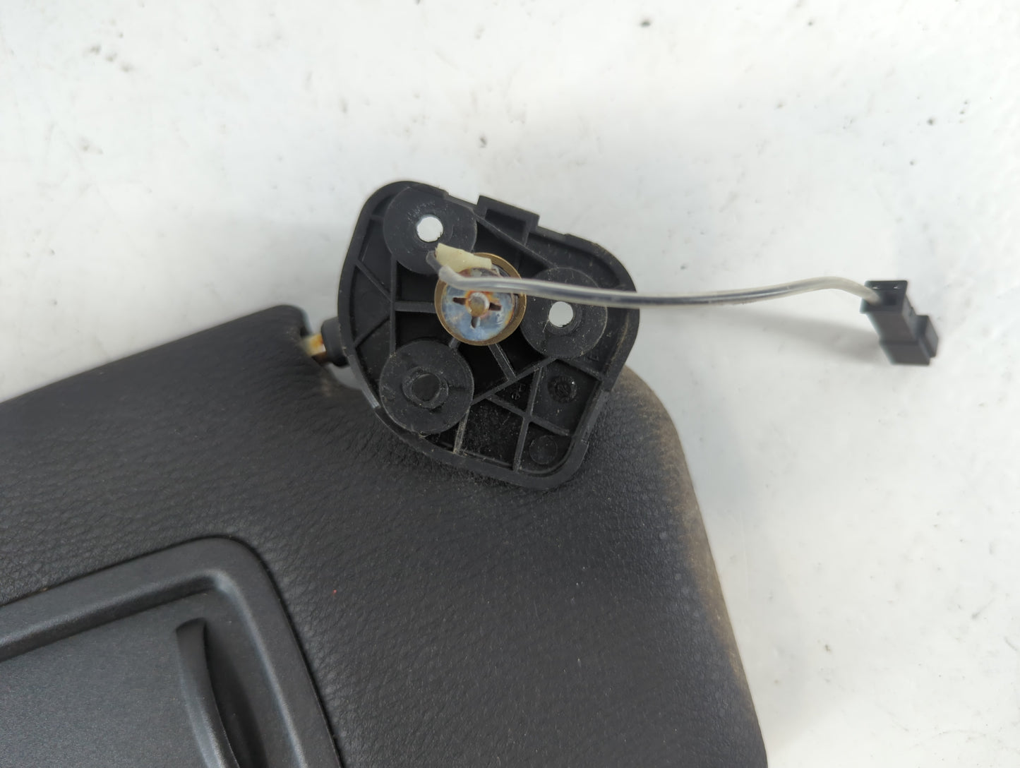 2005-2007 Chevrolet Trailblazer Sun Visor Shade Replacement Passenger Right Mirror Fits Fits 2005 2006 2007 OEM Used Auto Pa