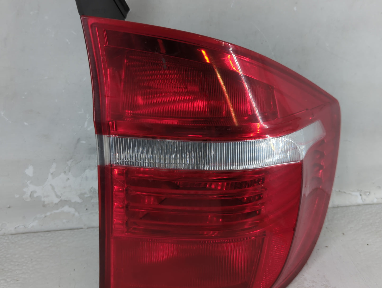 2002-2009 Chevrolet Trailblazer Tail Light Assembly Passenger Right OEM Fits Fits 2002 2003 2004 2005 2006 2007 2008 2009 OE