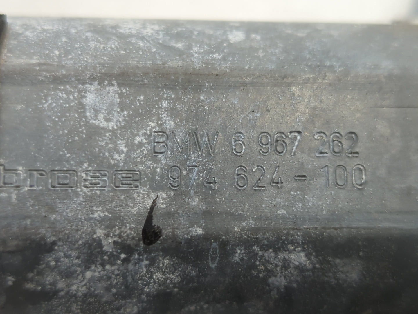 2005 Chevrolet Trailblazer Passenger Front Right Power Window Motor - Oemusedautoparts1.com