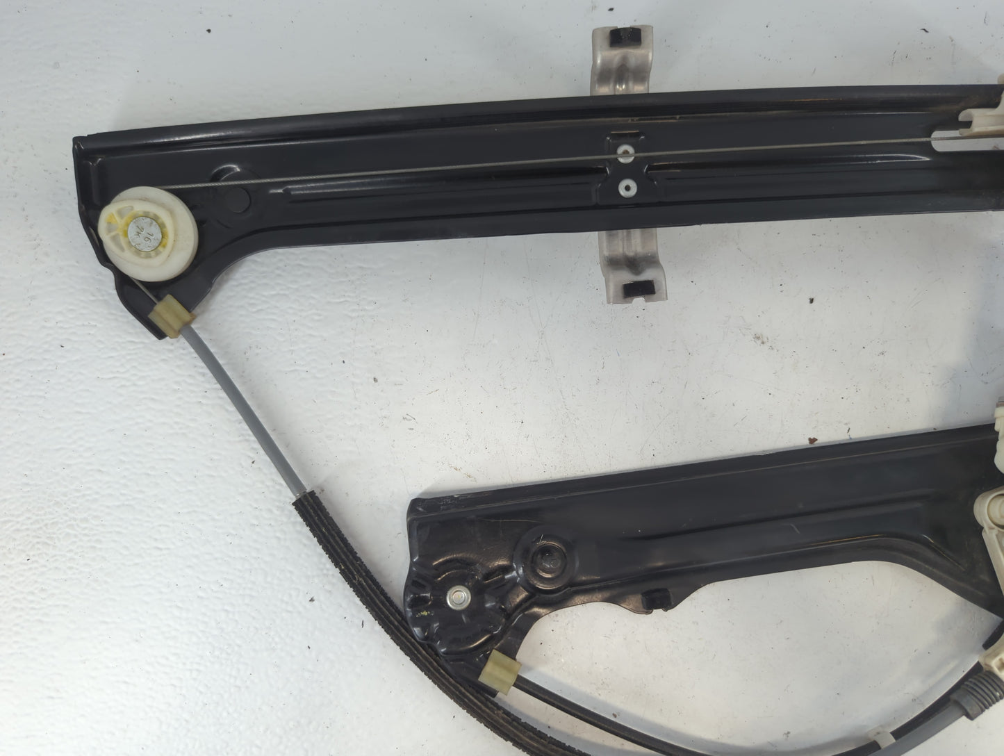 2005 Chevrolet Trailblazer Driver Front Left Power Window Motor - Oemusedautoparts1.com