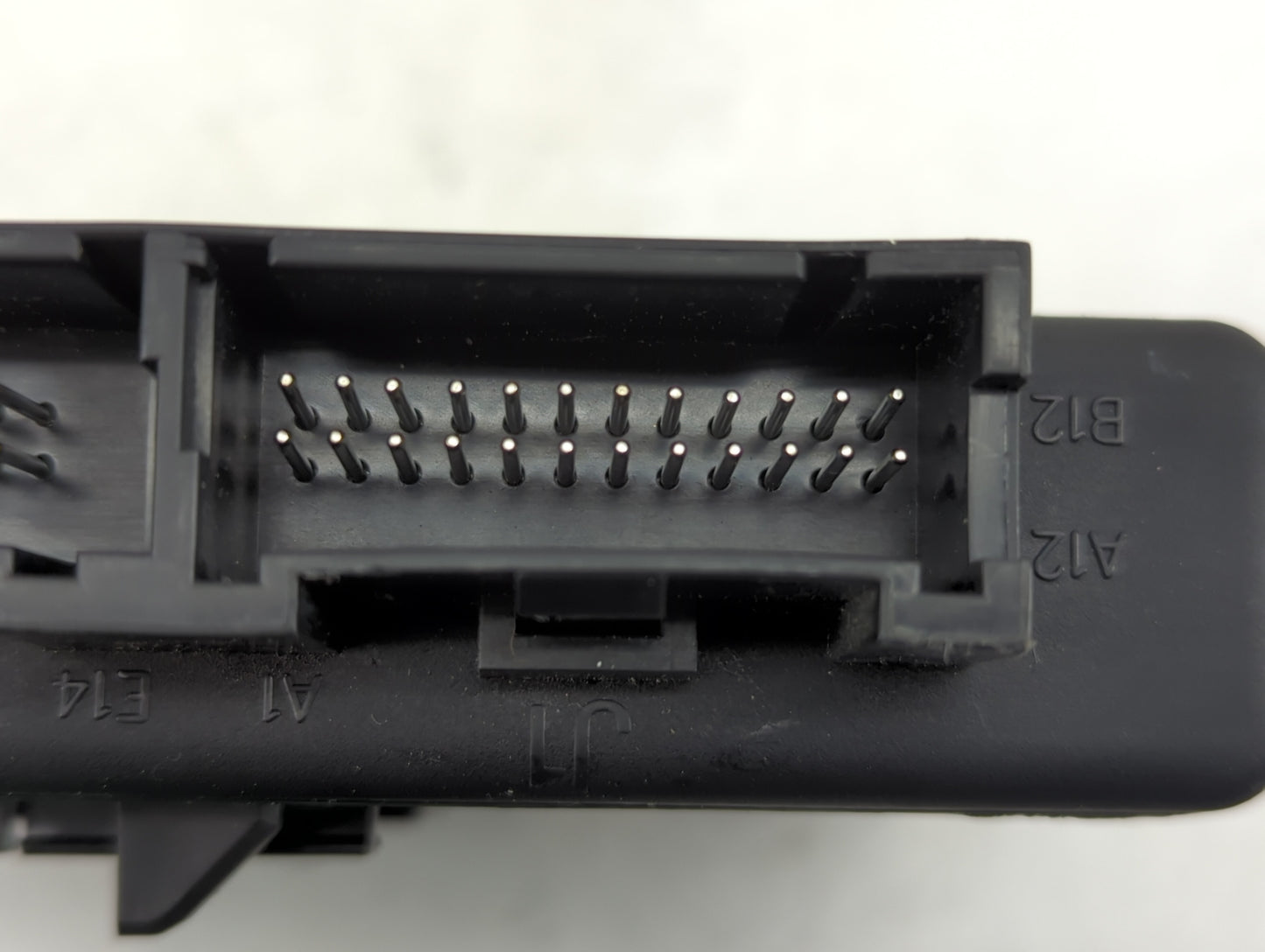 2005 Chevrolet Trailblazer Body Control Module Bcm Inner Cabin Fuse Box - Oemusedautoparts1.com