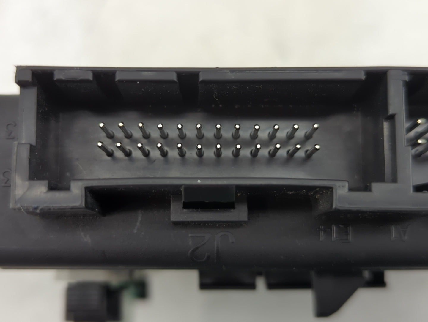 2005 Chevrolet Trailblazer Body Control Module Bcm Inner Cabin Fuse Box - Oemusedautoparts1.com