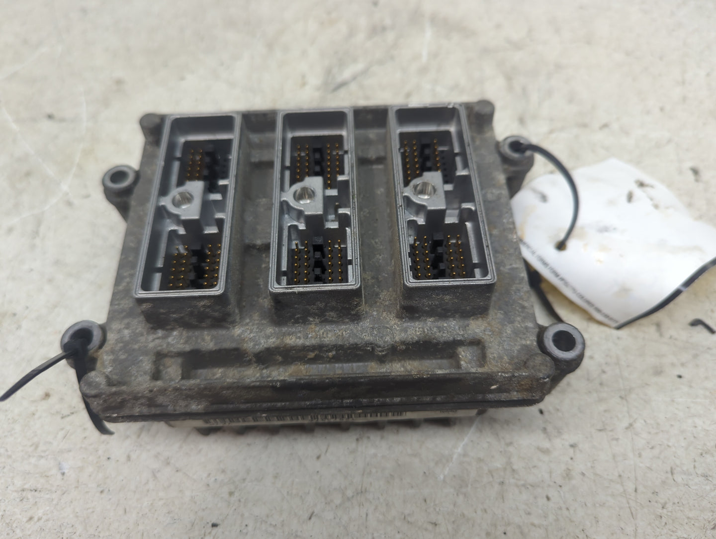 2003-2005 Chevrolet Trailblazer Ext PCM Engine Control Computer ECU ECM PCU OEM P/N:12573576 12574976 Fits OEM Used Auto Par