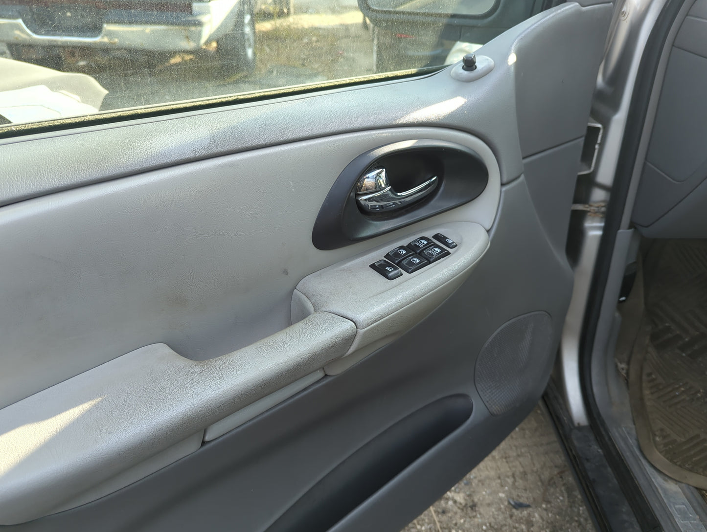 2005 Chevrolet Trailblazer Ext Master Power Window Switch Replacement Driver Side Left Fits OEM Used Auto Parts - Oemusedaut