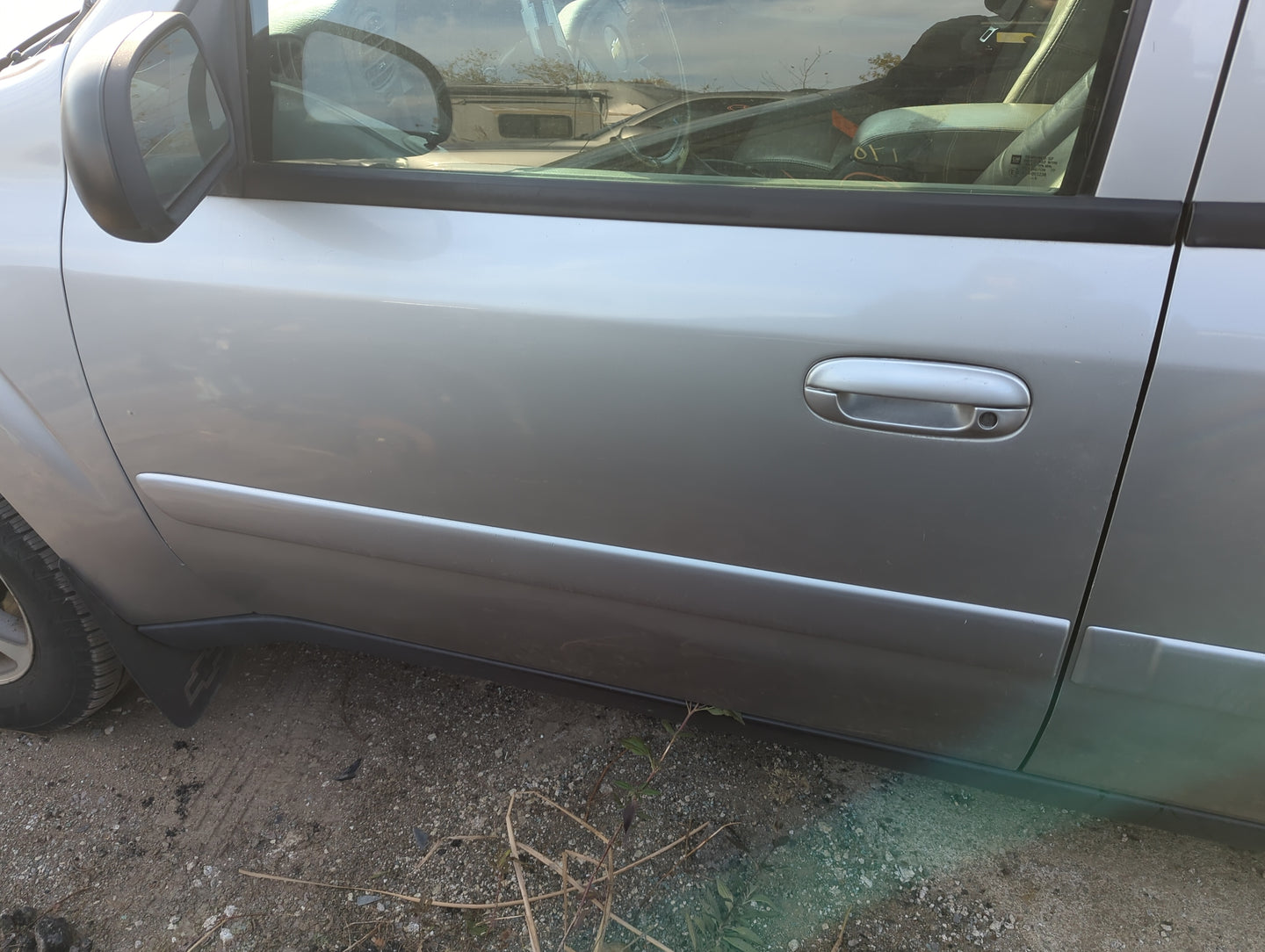 2004-2006 Chevrolet Trailblazer Ext Driver Front Door Oem - Oemusedautoparts1.com