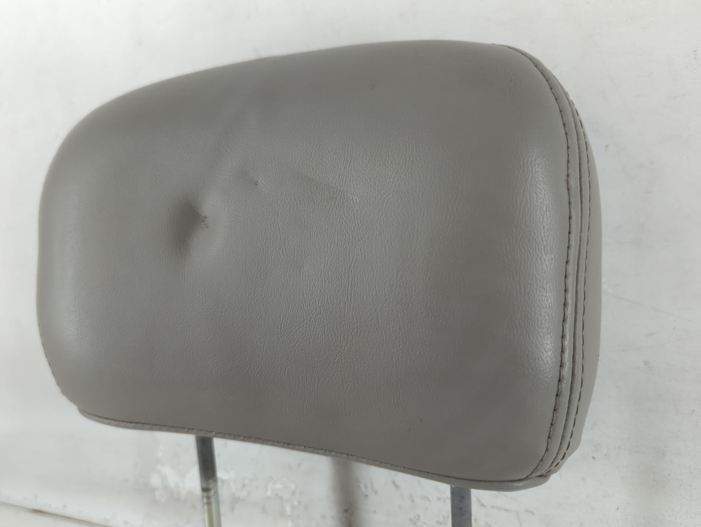 2005-2006 Chevrolet Trailblazer Ext Headrest Head Rest Rear Seat - Oemusedautoparts1.com