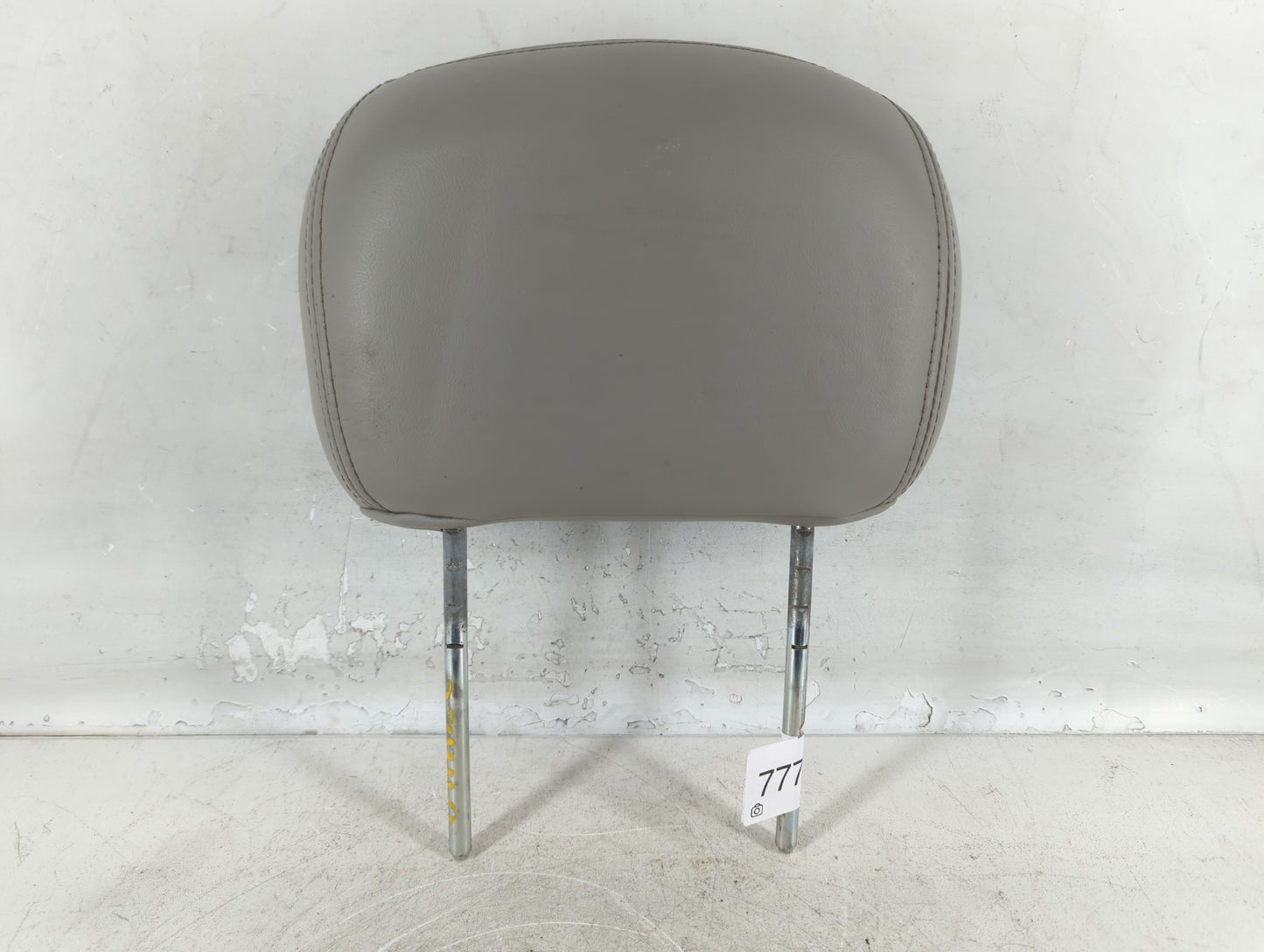 2005-2006 Chevrolet Trailblazer Ext Headrest Head Rest Rear Seat - Oemusedautoparts1.com