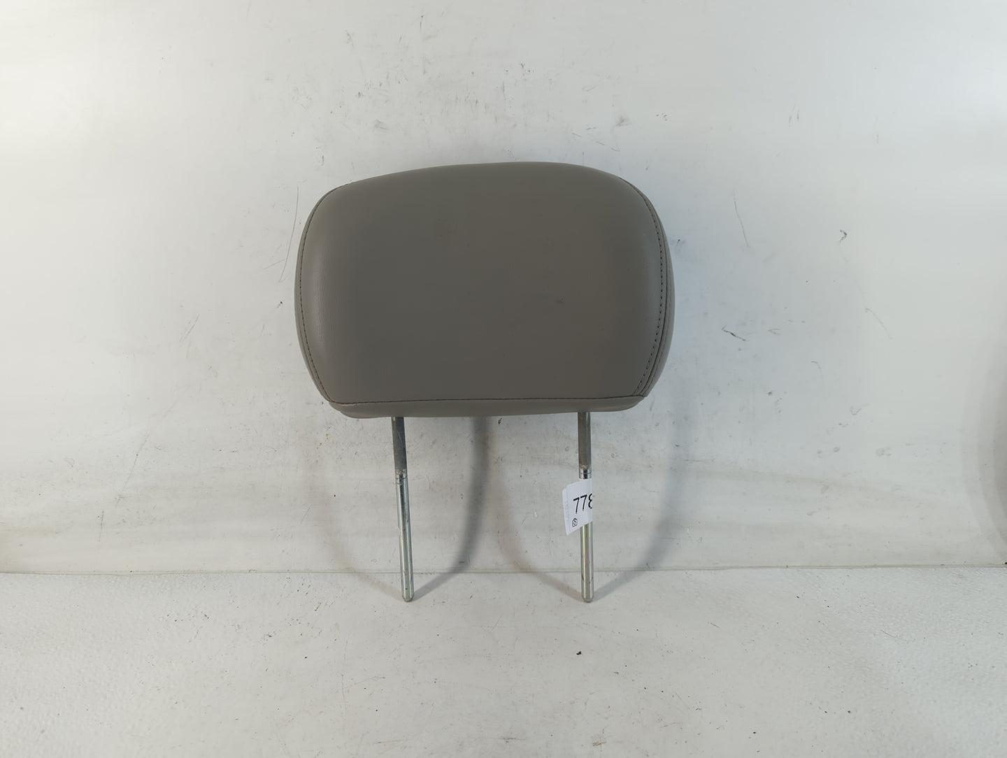 2005-2006 Chevrolet Trailblazer Ext Headrest Head Rest Front Driver Passenger Seat Fits Fits 2005 2006 2007 2008 2009 OEM Us